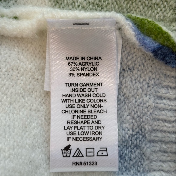 CeCe Crew Neck Sweater NWT Cream & Blue Floral XL - Picture 7 of 7